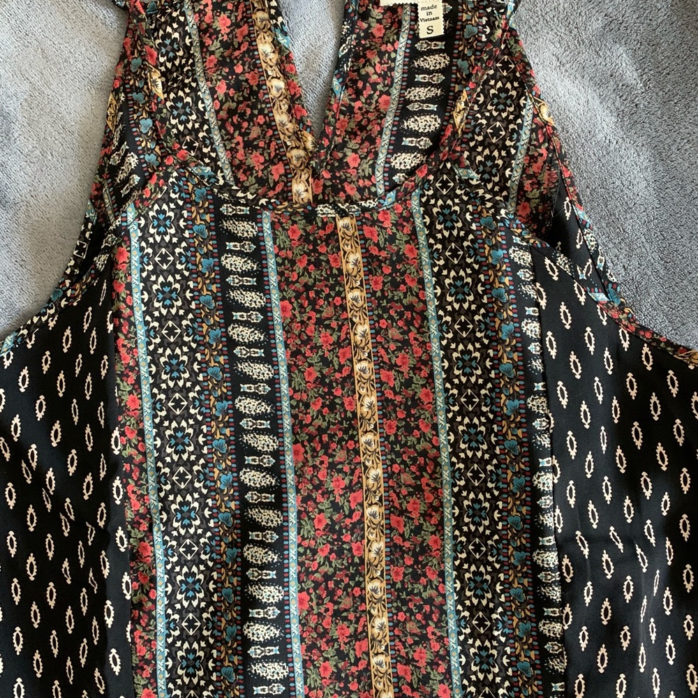 Monteau pattern sleeveless top - Picture 7 of 9